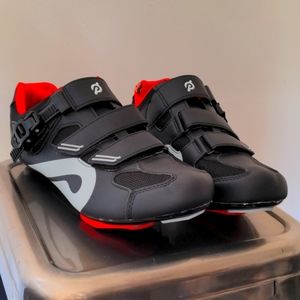 Men's Peloton Shoes 46. Make me an offer today!!